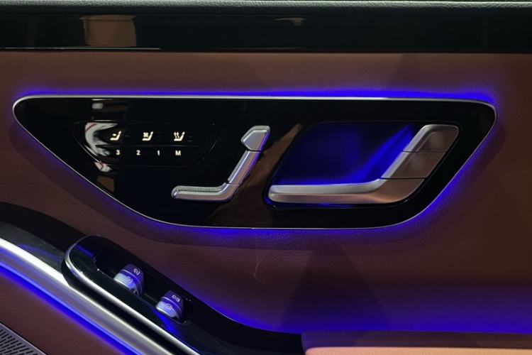 Used Mercedes-Benz S-Class 2022 Revised S 400 L Luxury Edition Interior 12