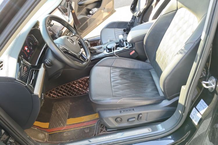 Used Volkswagen Passat 2020 Revised Version 330TSI Luxury Edition China VI Standard Left Front Seat