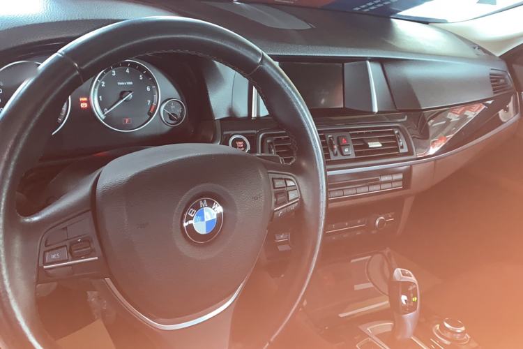 Used BMW 5 Series 2017 520Li Elegant Edition Interior 3