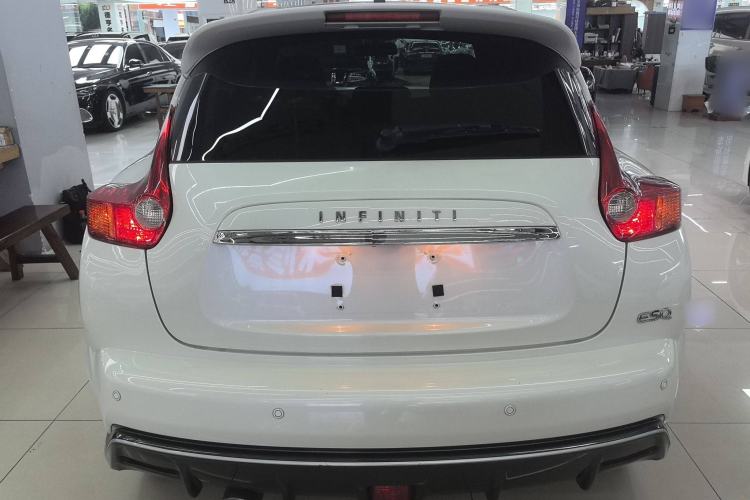 Used Infiniti ESQ 2014 1.6L Spontaneous Edition