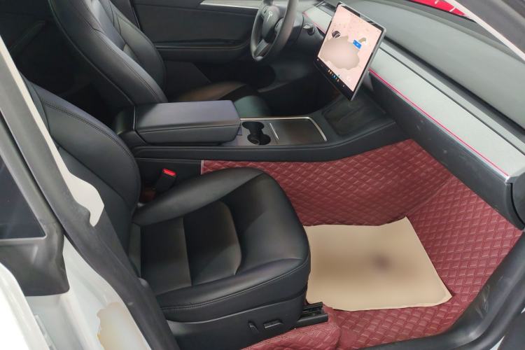 Used Tesla Model Y 2023 Rear-Wheel-Drive Version Right Front Seat