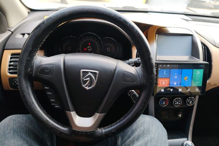 Used Baojun 630 2013 1.5L manual Elite version
