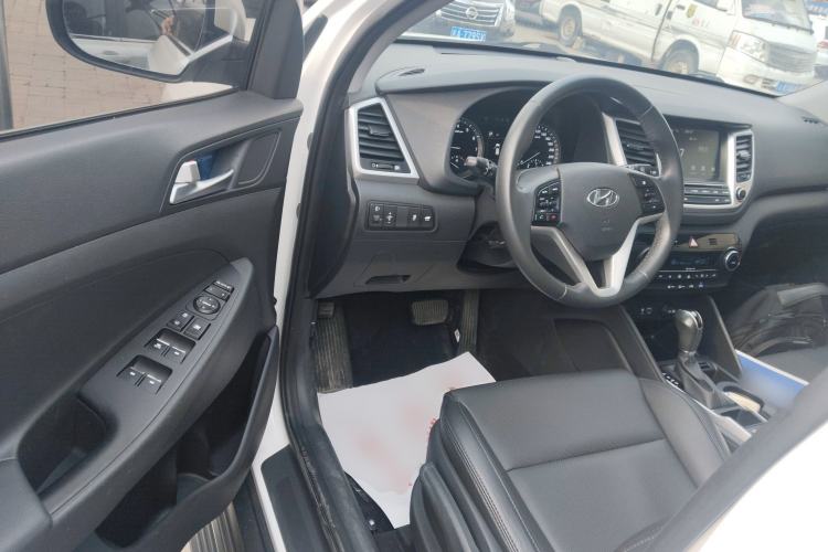 Used Hyundai Tucson 2015 1.6T Dual-Clutch Two-Wheel-Drive Leading Model