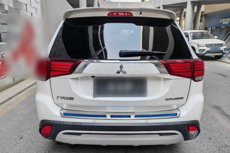 Used Mitsubishi Outlander 2019 2.0L Two-Wheel Drive Comfort Edition 7-Seater China VI Standard

