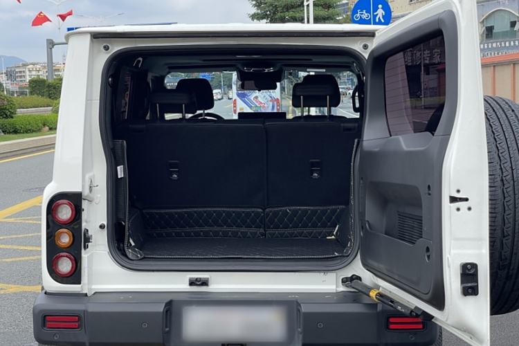 Used 212 T01 2024 2.0T Explorer
