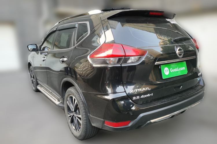 Used Nissan X-Trail 2017 2.5L CVT Leading Edition 4WD
