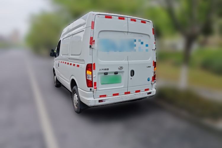 Used SAIC MAXUS Xintu V80 2021 2.0T Manual Classic City Delivery King Short Wheelbase Mid-Roof Design 3 Seats
