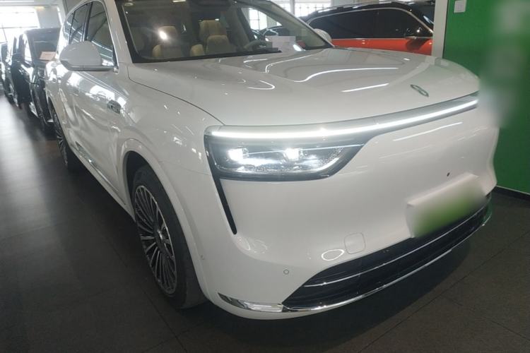 Used Hima AITO M8 2025 Extended-Range Ultra Version 53.4 kWh 6-Seater Edition Front Right 45 Deg