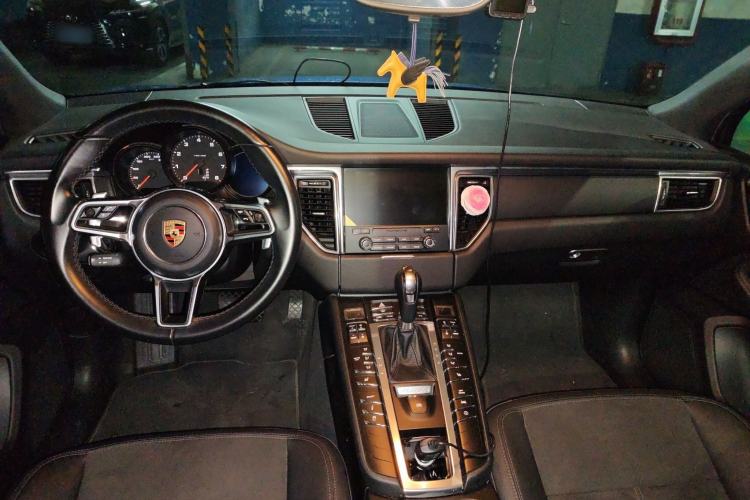 Used Porsche Macan 2017 Macan 2.0T Center Console