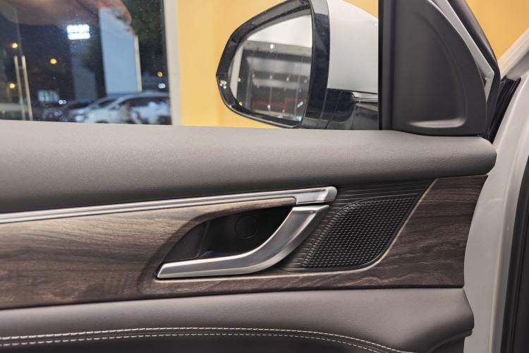 Used Landian E5 2023 1.5L DE-i 100KM Comfort Edition 7-Seater