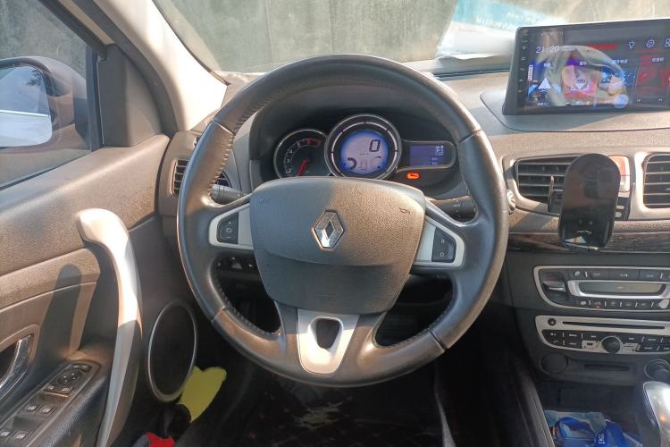 Used Renault Fluence 2015 2.0L Fashion Edition Steering Wheel