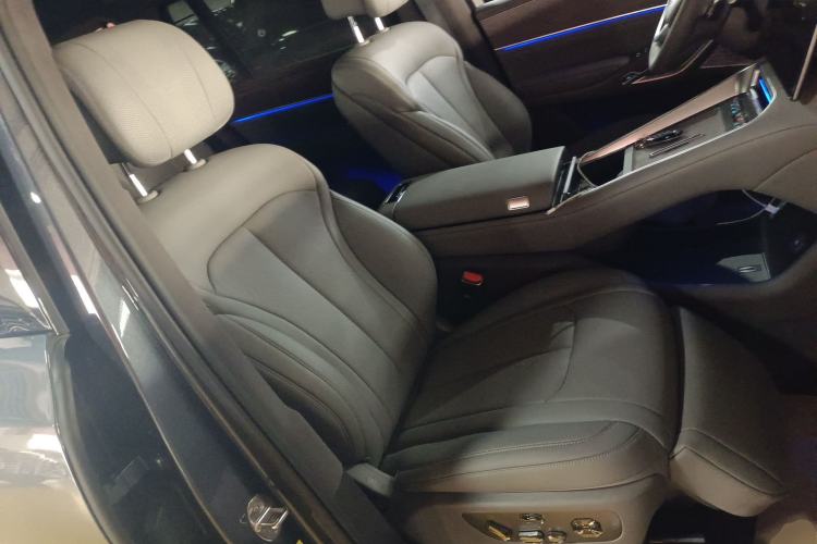 Used Denza N9 2025 Flagship Model
