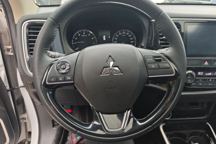 Used Mitsubishi Outlander 2019 2.0L Two-Wheel Drive Comfort Edition 5 Seats China VI Standard