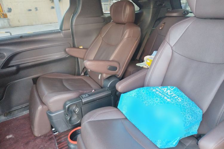 Used Toyota SIENNA 2021 2.5L Hybrid Platinum Edition
