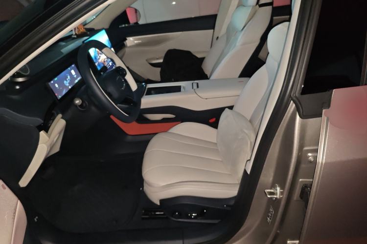 Used Lynk & Co 07 2024 EM-P 126 Long-Range Halo Left Front Seat