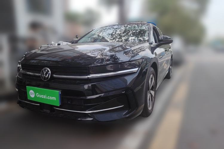 Used Volkswagen Magotan 2024 300TSI DSG Prestige Edition—A Real Eye-Catcher