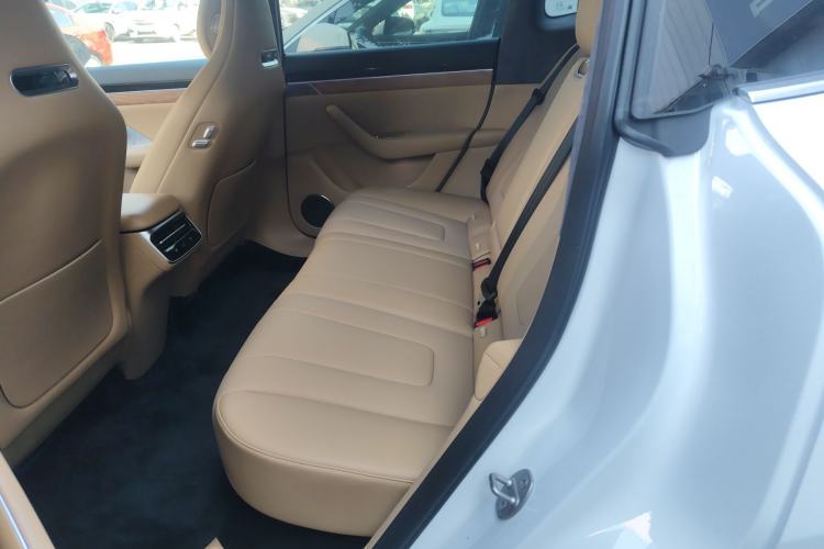 Used Hima Luxeed R7 2025 Extended-Range 251km Pro Left Rear Seat