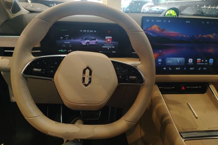 Used Hima AITO M5 2025 Extended-Range Ultra All-Wheel-Drive Version
