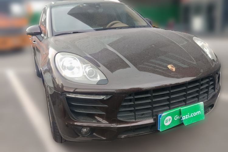 Used Porsche Macan 2017 Macan 2.0T Front Right 45 Deg