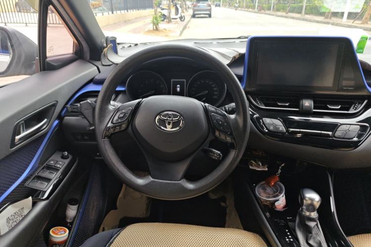 Used Toyota C-HR 2018 2.0L Leading with Sunroof China VI Standard
