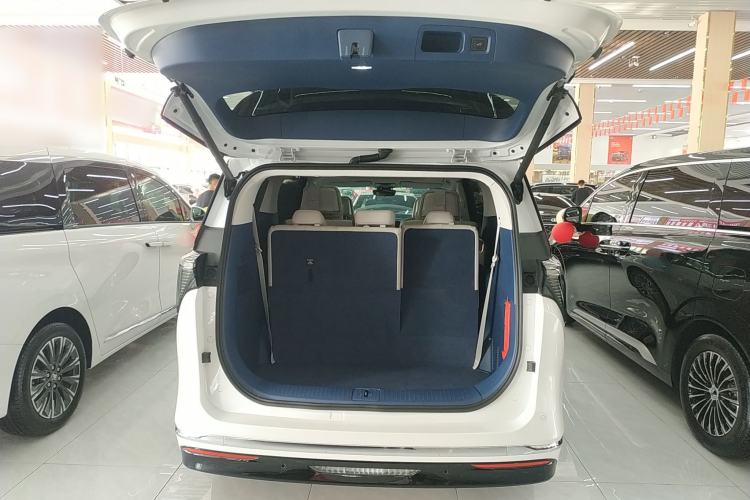 Used Buick GL8 New Energy 2024 Lu Zun Luxury Edition 7-Seater Trunk