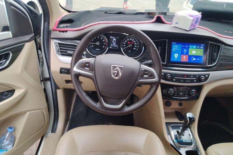 Used Baojun 730 2016 1.8L iAMT Luxury Model 7 Seats Steering Wheel
