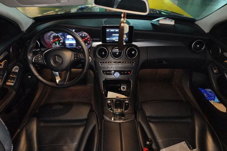 Used Mercedes-Benz C-Class 2015 Facelift C 200 L Center Console