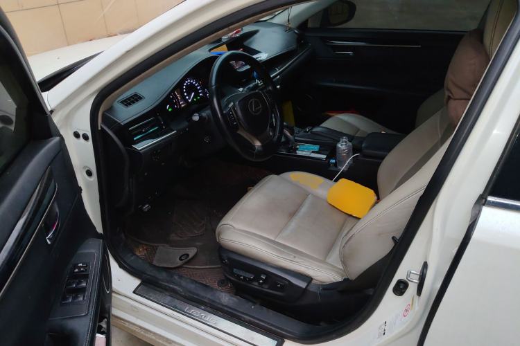 Used Lexus ES 2013 300h Elite Edition