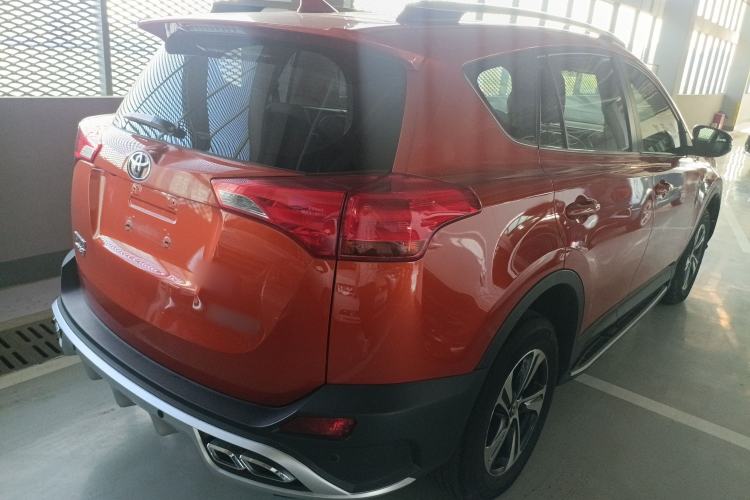 Used Toyota RAV4 2015 2.0L CVT Two-Wheel Drive Fashion Edition