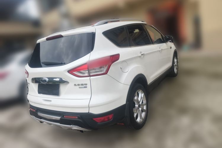 Used Ford Kuga 2015 2.0L GTDi Four-Wheel-Drive Sport Model
