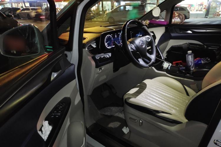 Used Buick GL8 2021 ES Landtrek 653T Comfort Edition
