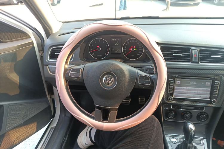 Used Volkswagen Cross Lavida 2014 1.4TSI DSG