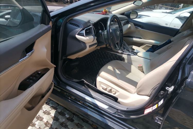 Used Toyota Camry 2018 2.5G Luxury Edition
