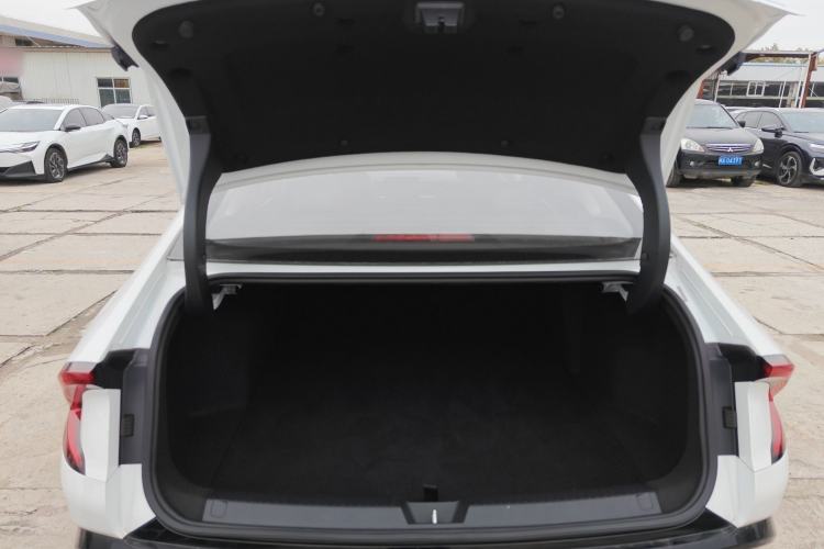 Used Wuling E5 2024 410 km Standard Version Trunk