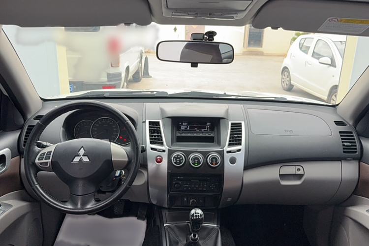 Used Mitsubishi Pajero Sport 2013 2.4L Manual Two-Wheel Drive Comfort Edition
