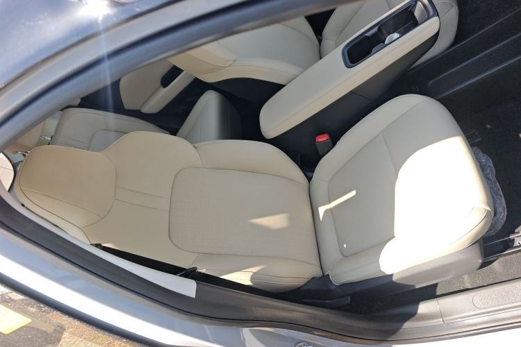 Used Wuling Bingo PLUS 2024 510 km Range 5-Seater Version Right Front Seat