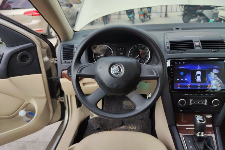 Used Skoda Octavia 2013 1.6L Automatic Yijun Edition Steering Wheel