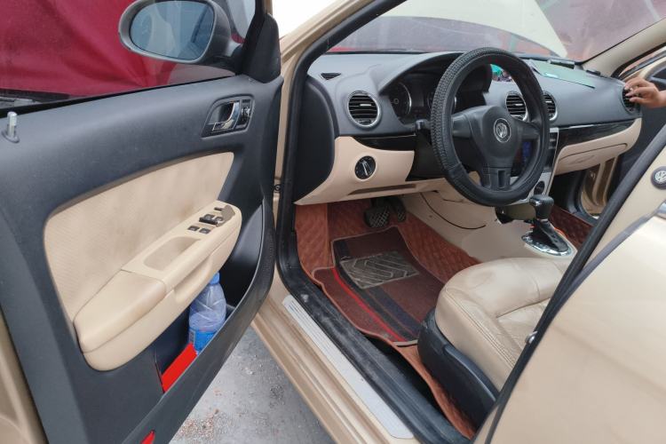 Used Volkswagen Lavida 2011 1.6L Automatic Premium Edition Driver Seat