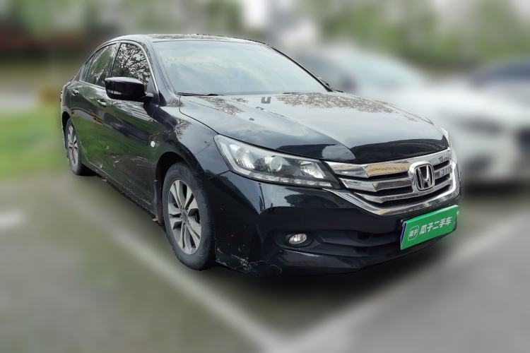 Used Honda Accord 2015 2.0L LXS Elite Edition Front Right 45 Deg