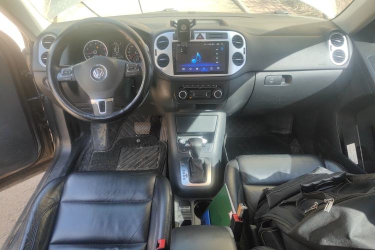 Used Volkswagen Tiguan 2010 1.8 TSI Automatic Two-Wheel Drive Trend Edition Center Console