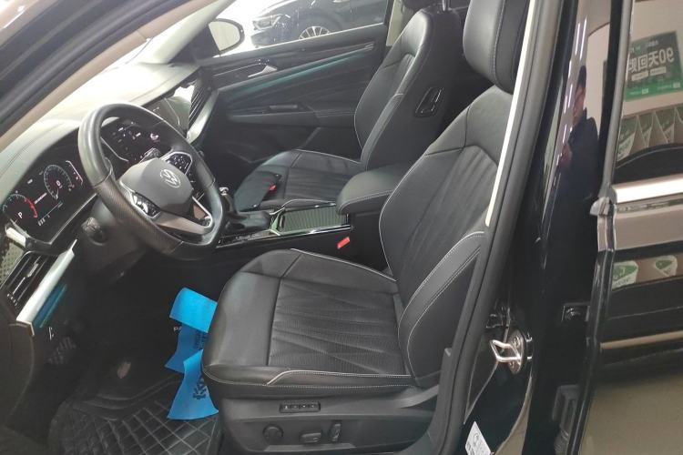 Used Volkswagen Passat 2023 Facelift 330TSI Luxury Edition
