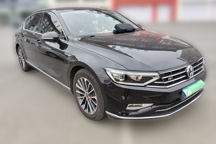 Used Volkswagen Magotan 2020 330TSI DSG Luxury Edition Front Right 45 Deg