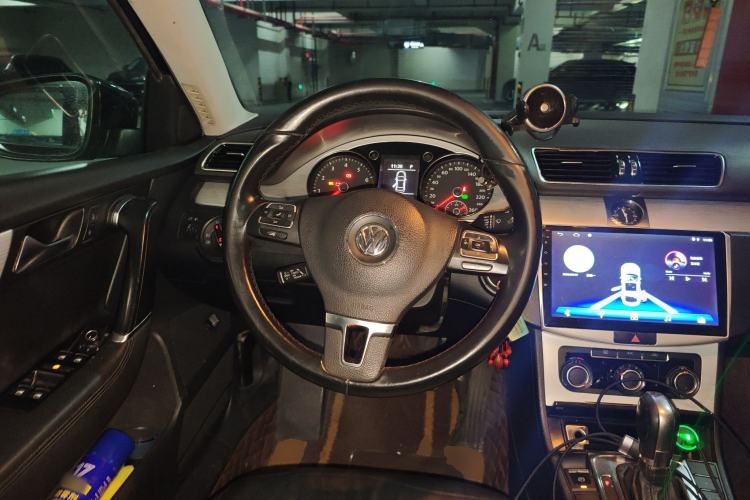 Used Volkswagen Magotan 2016 1.8TSI Smart Comfort Model Steering Wheel