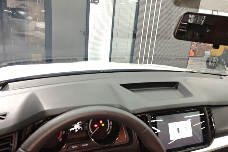 Used Skoda Kamiq 2024 1.5L Automatic Power Version Center Console