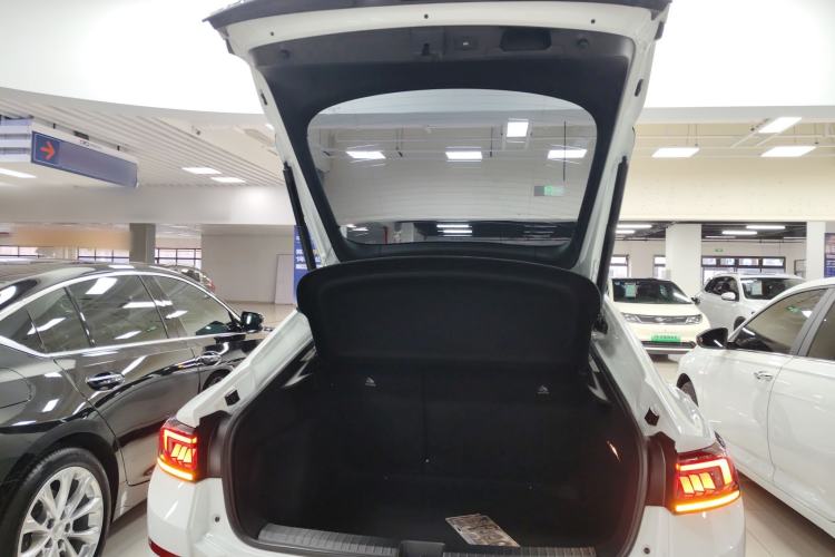 Used Volkswagen Lamando 2024 Lavida L 280TSI DSG Cool & Spicy Edition Trunk