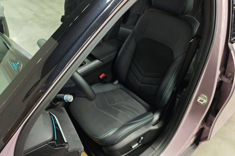 Used Geely Galaxy L6 2024 125km Creative Edition
