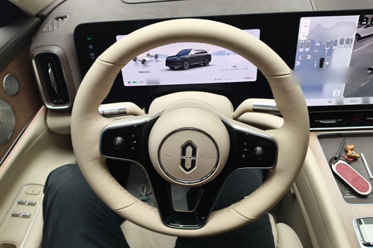 Used Hima AITO M9 2025 Pure Electric Ultra Version 100 kWh 6-Seater Model Steering Wheel