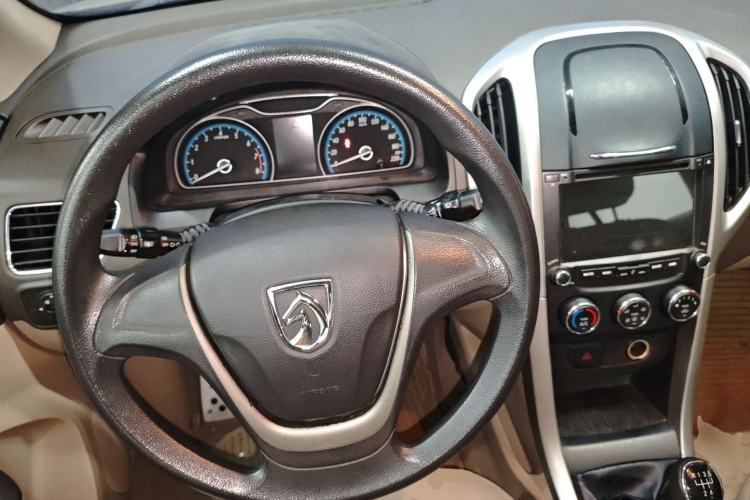 Used Baojun 630 2014 1.5L manual Comfort trim level