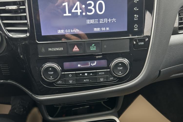 Used Mitsubishi Outlander 2019 2.4L 4x4 Zhi Xiang Edition 7 Seats China V Emission Standard