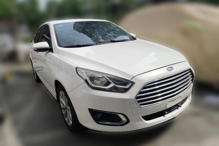 Used Ford Escort 2015 1.5L Automatic Fashion Model Front Right 45 Deg